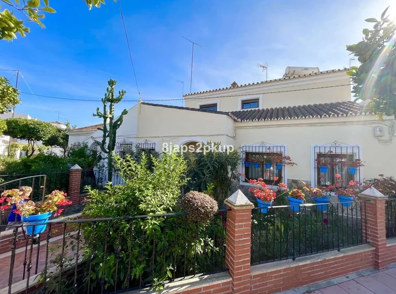 Townhouse 6 bedrooms 244 m² Benahavis, Spain