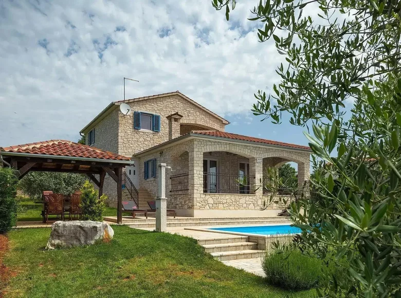 Villa de tres dormitorios 162 m² Porec, Croacia