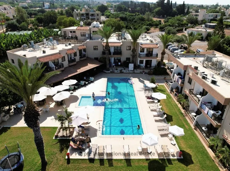 Hotel 2 000 m² in Kissonerga, Cyprus