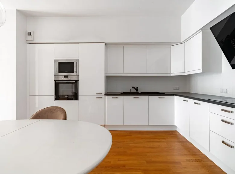 Квартира 3 комнаты 74 м² Варшава, Польша