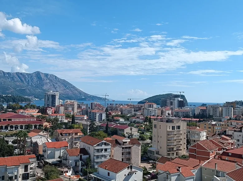 Multilevel apartments 3 bedrooms 107 m² Budva, Montenegro