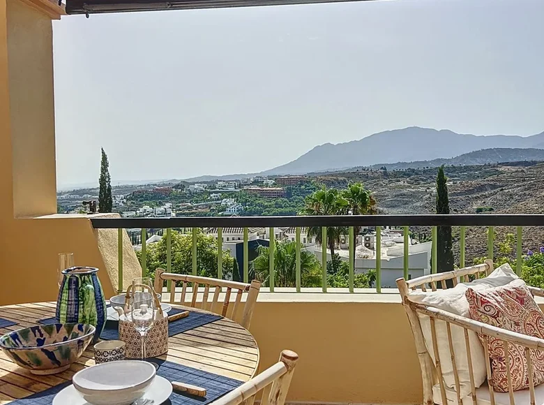 Mieszkanie 3 pokoi 195 m² Benahavis, Hiszpania