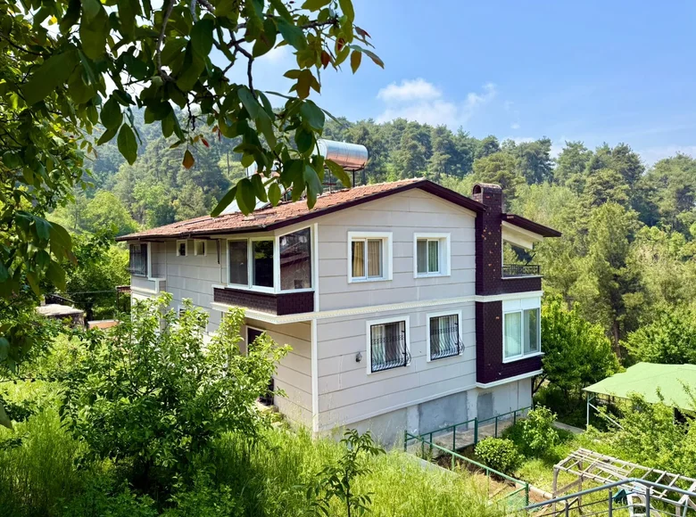 Villa de 4 habitaciones 250 m² Mezitli, Turquía