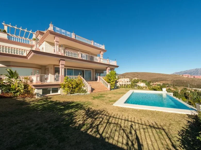 8 bedroom House 768 m² Benahavis, Spain