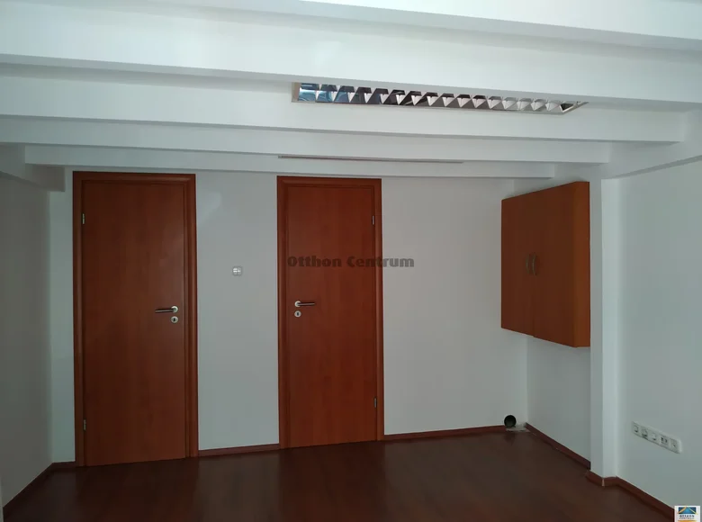 Commercial property 38 m² in Budapest, Hungary