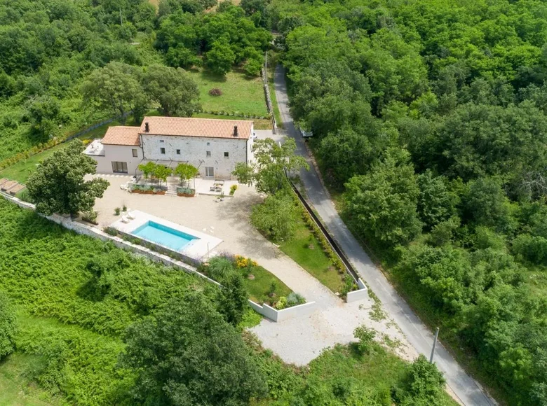 4 bedroom house 300 m² Sumber, Croatia