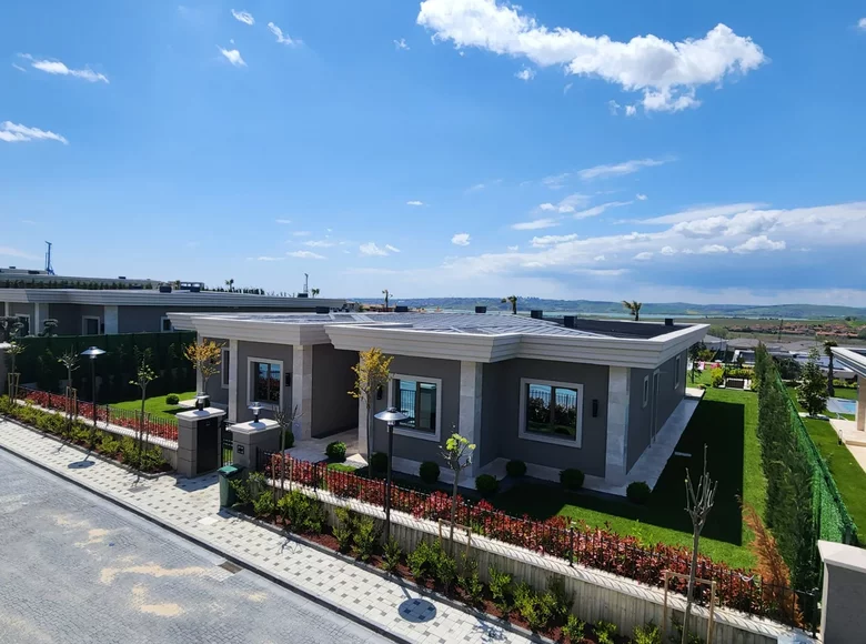 5 bedroom villa 1 518 m² Bueyuekcekmece, Turkey