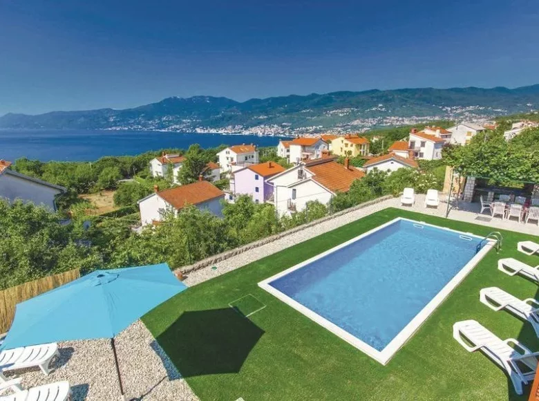 Villa de tres dormitorios 300 m² Grad Rijeka, Croacia