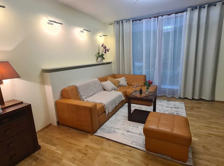 Mieszkanie 3 pokoi 65 m² w Warszawa, Polska