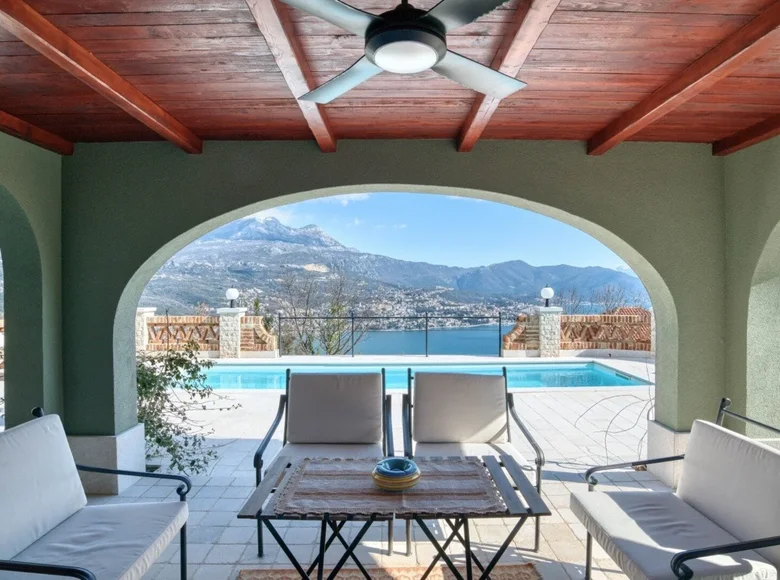 Maison 5 chambres 168 m² Herceg Novi, Monténégro