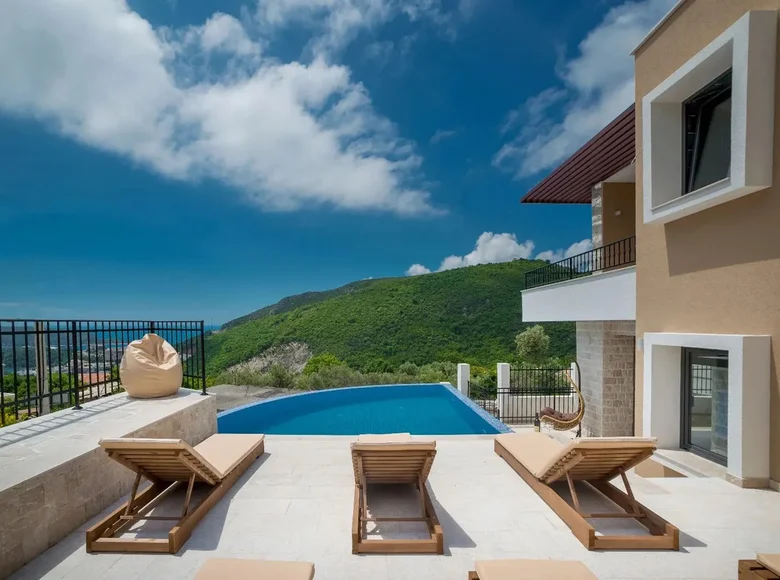 Villa de 6 habitaciones 170 m² Becici, Montenegro