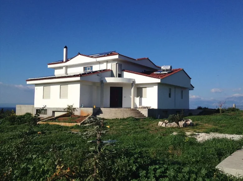 5 bedroom villa 600 m² Loukisia, Greece