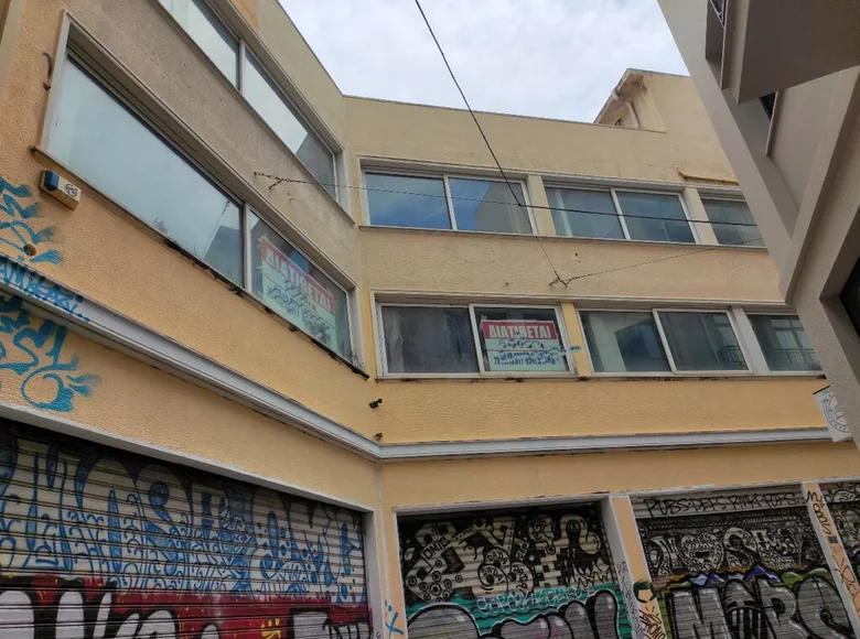 Commercial property 1 600 m² in Athens, Greece