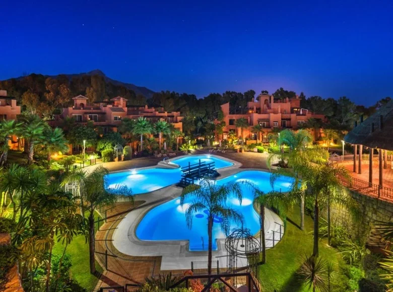 2 bedroom apartment  Marbella, Spain