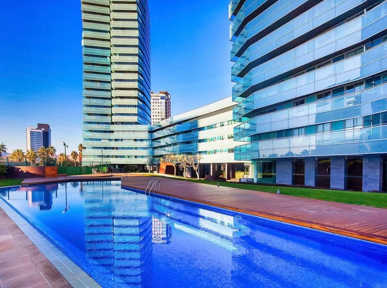Mieszkanie 3 pokoi 115 m² Barcelona, Hiszpania