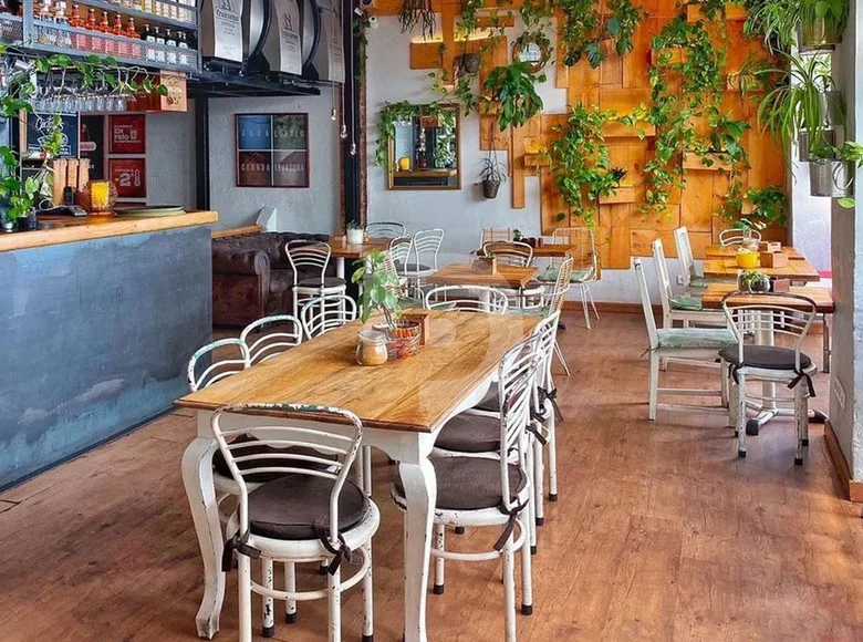 Commercial property 304 m² in Barcelona, Spain