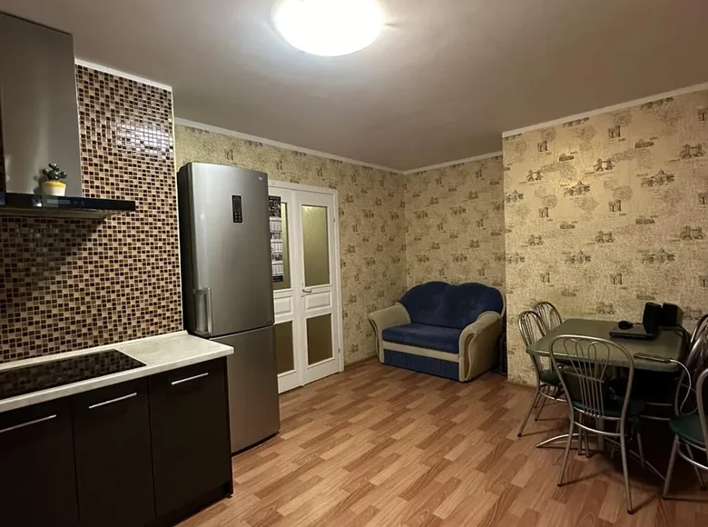 Mieszkanie 2 pokoi 56 m² Mińsk, Białoruś