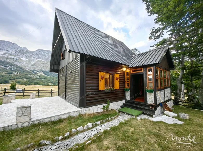 Villa de tres dormitorios 100 m² Zabljak, Montenegro