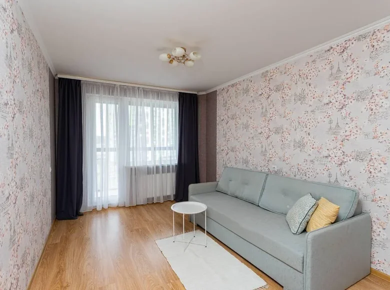 1 room apartment 37 m² Kopisca, Belarus