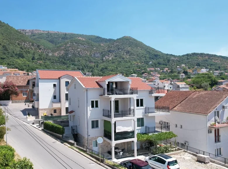 Casa 5 habitaciones  Tivat, Montenegro
