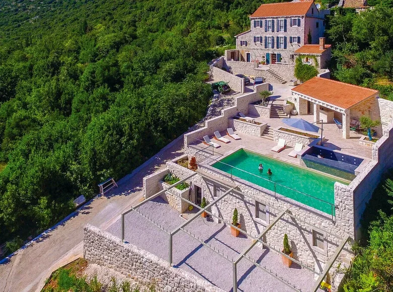 Villa de 4 dormitorios 330 m² Vinacac, Croacia