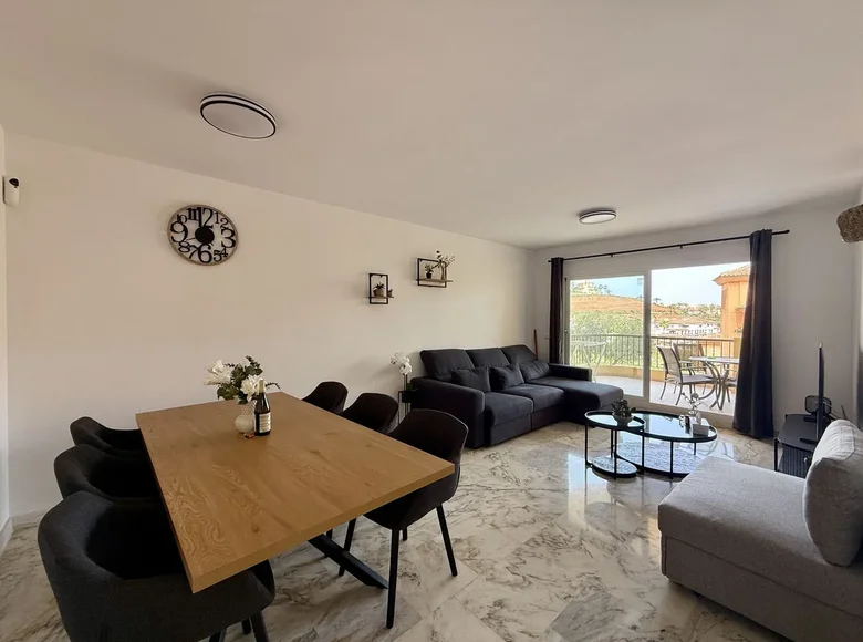 Квартира 2 спальни 90 м² Михас, Испания