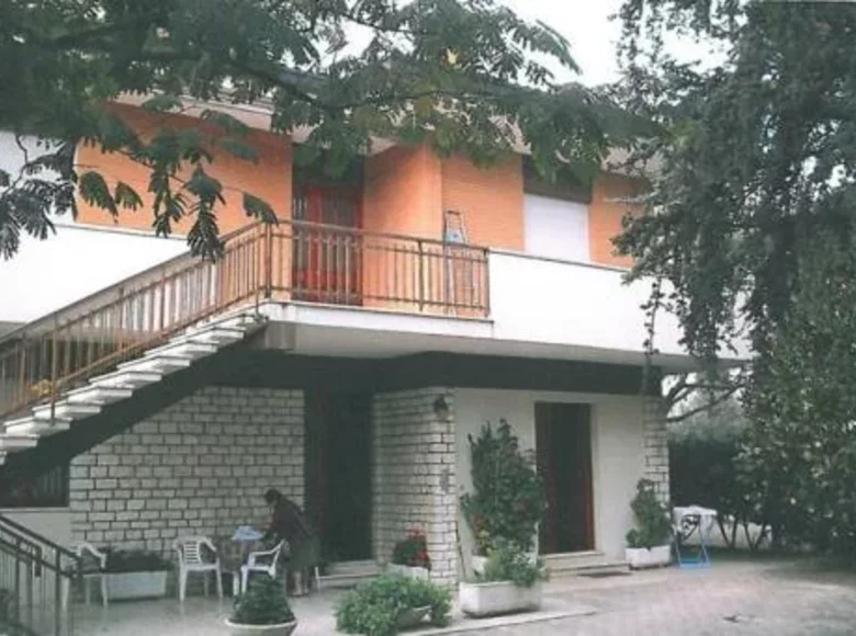 Villa 16 habitaciones 600 m² Terni, Italia