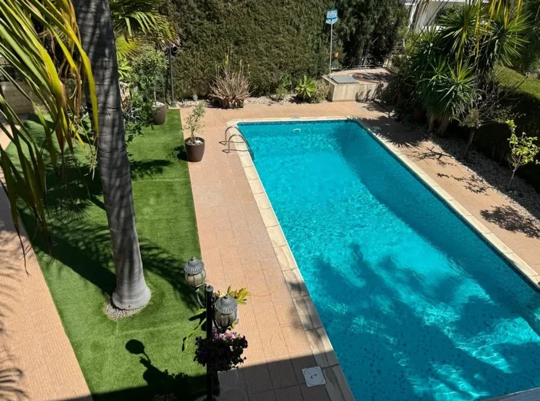 5 bedroom house 280 m² Germasogeia, Cyprus