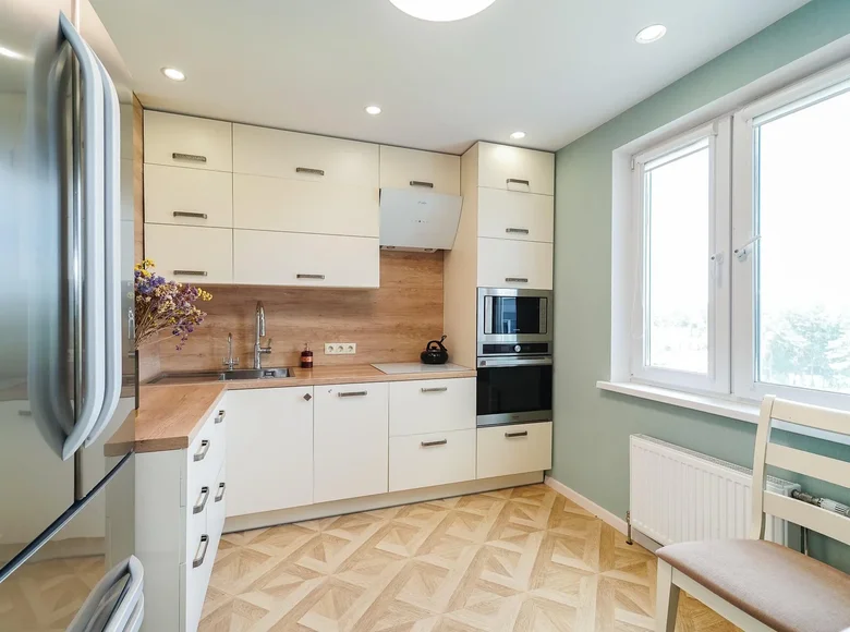 Mieszkanie 3 pokoi 75 m² Mińsk, Białoruś
