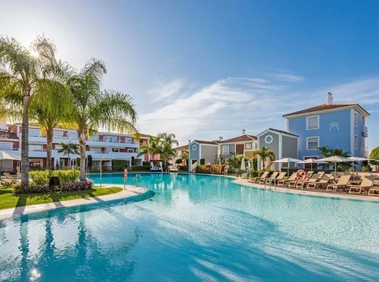 2 bedroom apartment 92 m² Estepona, Spain