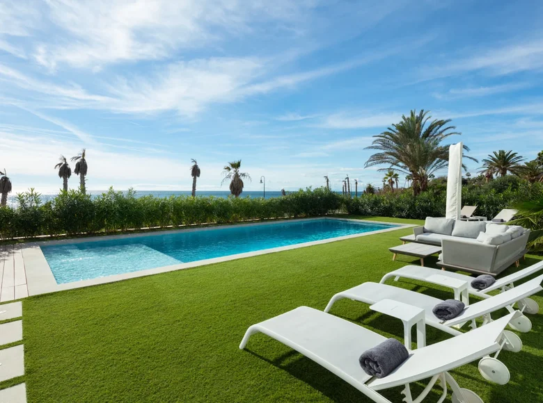 villa de 5 dormitorios 652 m² Estepona, Španjolska
