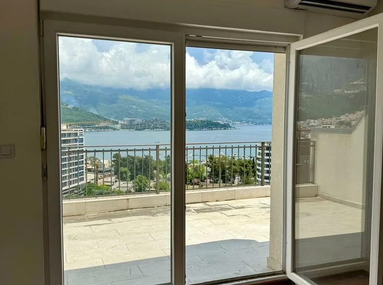 Apartamento 3 habitaciones 150 m² Budva, Montenegro