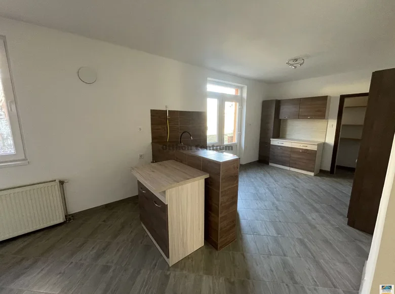 Dom 3 pokoi 95 m² Kecskemeti jaras, Węgry