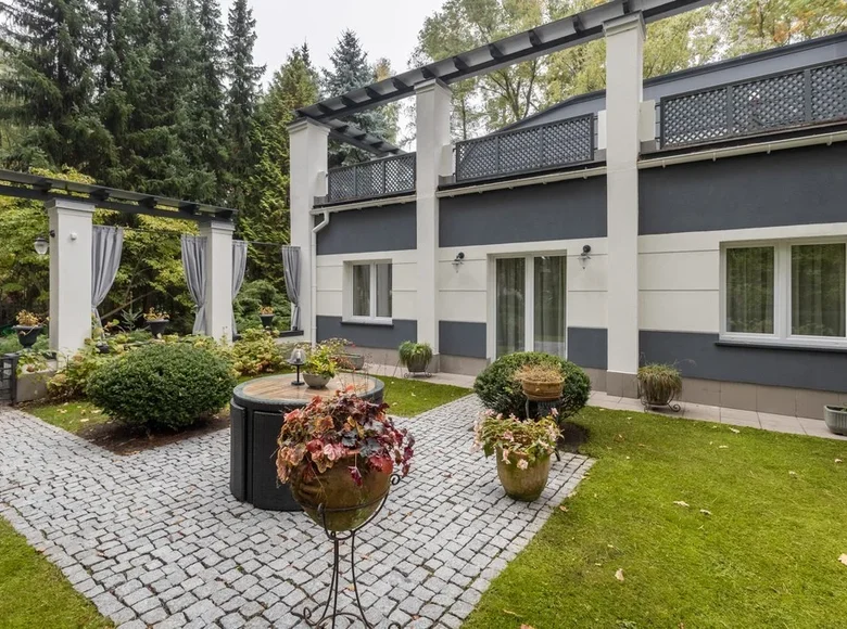 Maison 6 chambres 350 m² Lomianki, Pologne