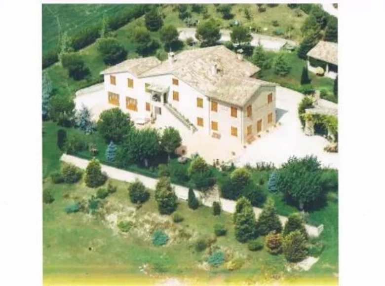 Villa 24 Zimmer 600 m² Morichella, Italien