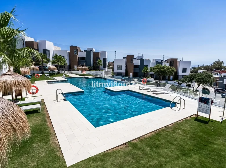 3 bedroom apartment 290 m² Artola, Spain