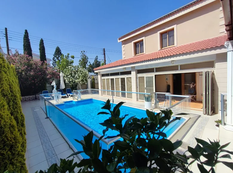 3 bedroom villa 208 m² Kato Polemidia, Cyprus