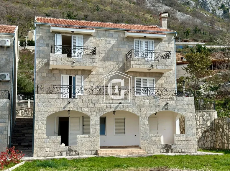 Haus 7 zimmer 357 m² Budva, Montenegro