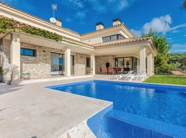 Villa 4 chambres 300 m² Canyelles, Espagne