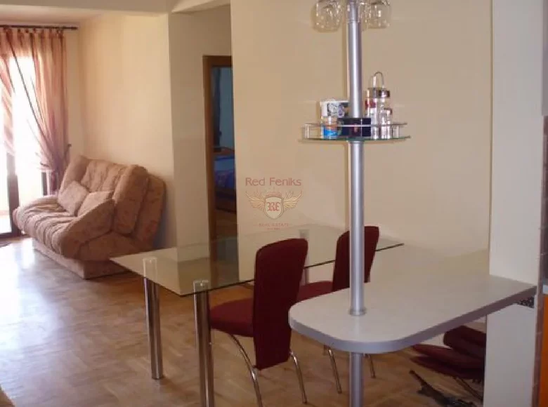 2 bedroom apartment 70 m² Risan, Montenegro