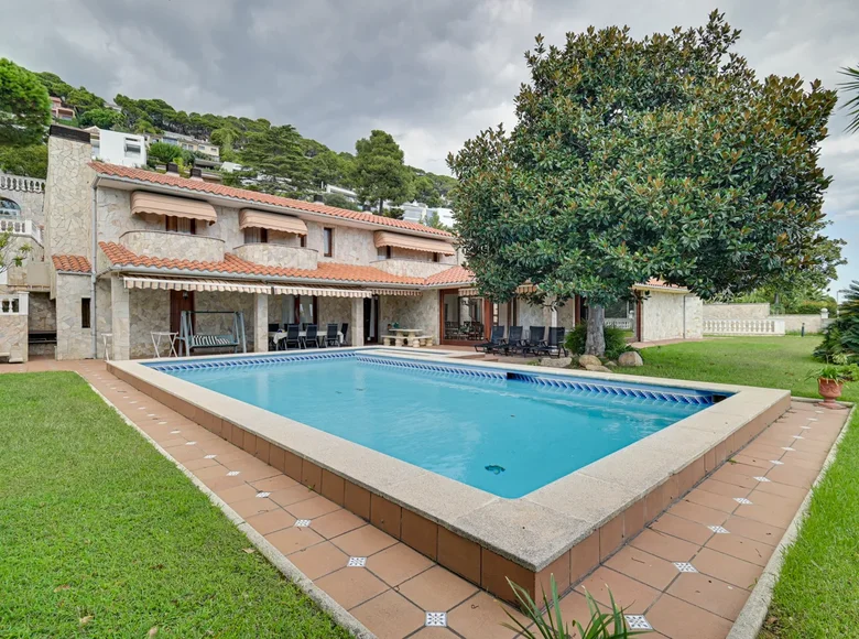 6 bedroom villa 654 m² Blanes, Spain