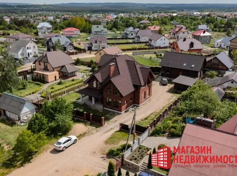 Haus 5 Zimmer 355 m² Karobcycy, Weißrussland