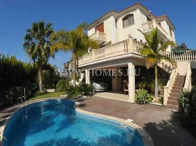 Villa 3 000 Schlafzimmer 440 m² Limassol District, Cyprus