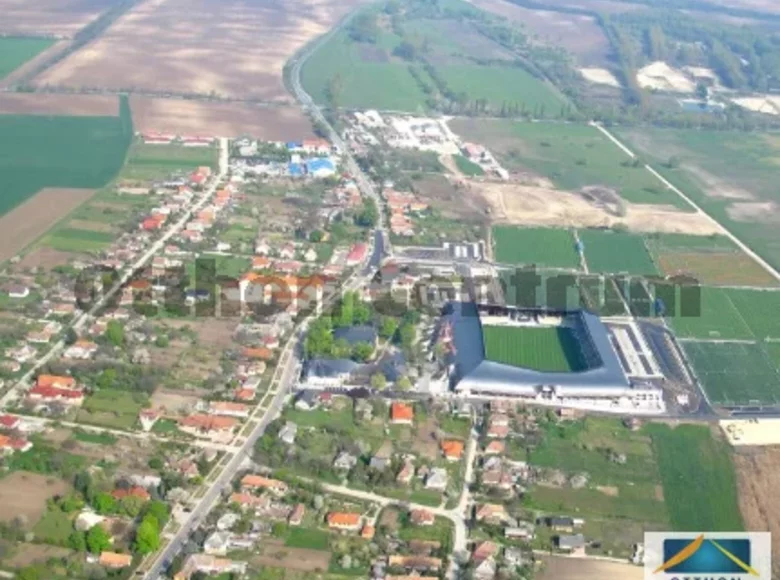 Land 1 854 m² Felcsut, Hungary