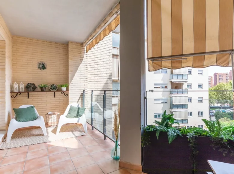 Apartamento 3 habitaciones 166 m² Paterna, España