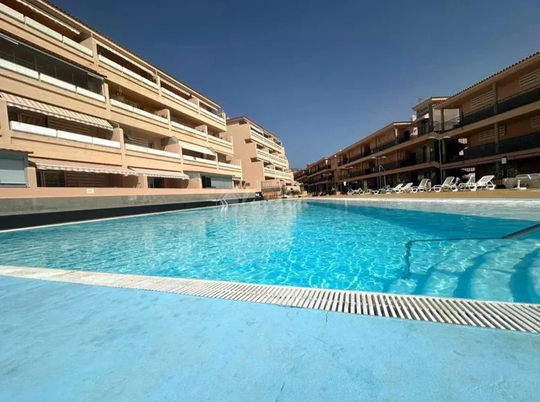 Mieszkanie 2 pokoi 75 m² Arona, Hiszpania