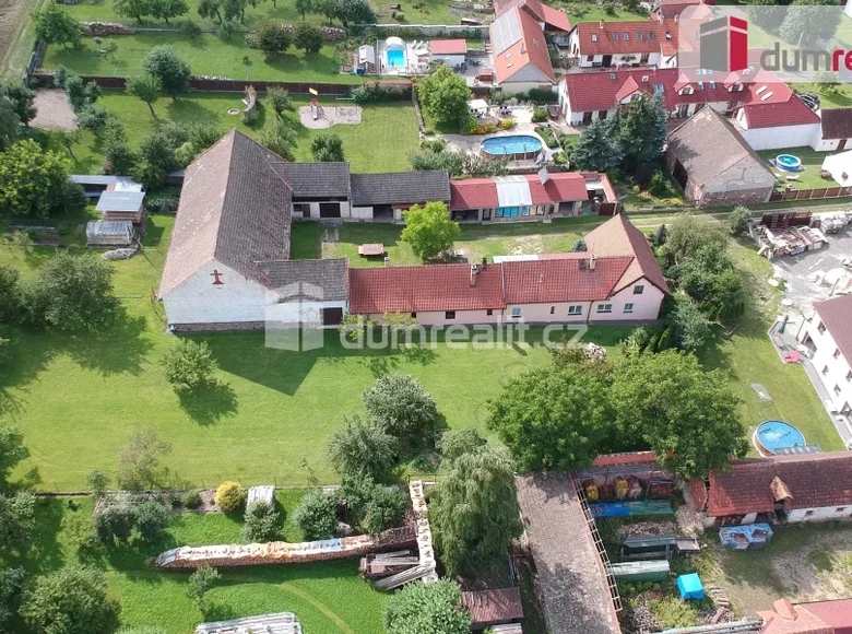 Casa 3 929 m² Haskovcova Lhota, República Checa