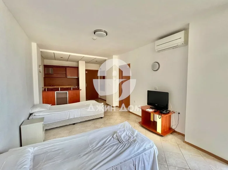 Mieszkanie 2 pokoi 71 m² Nesebyr, Bułgaria