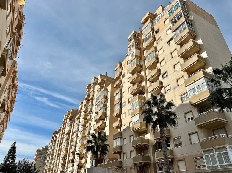 Mieszkanie 3 pokoi  Torrevieja, Hiszpania