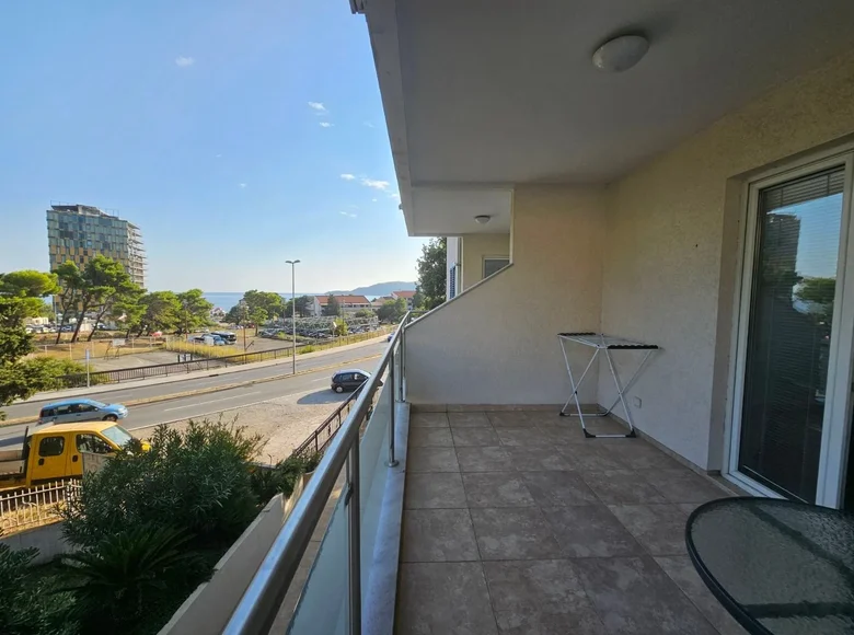 Квартира 2 спальни 90 м² Бечичи, Черногория